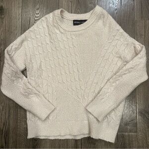 Kendall + Kylie Crew Neck Sweater Women’s Winter White Cream Cable Knit Slouchy